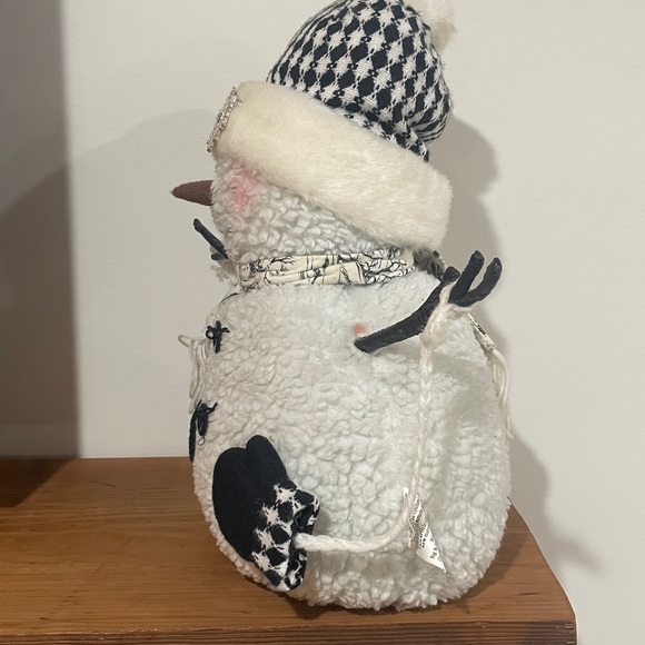 Cozy Snowman Holiday Decor with Black and White Accents vintage - Picture 2 of 10
